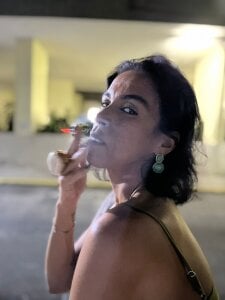 flora-69 Feliz no simples รูป 