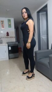 evelyn_07_ Public Pic 6