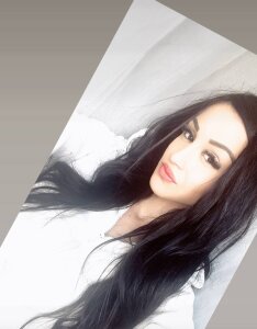 Sofiaa_Baker Public Pic 3