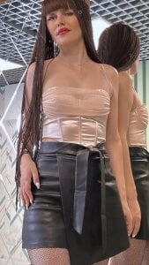 Cutie_orgasm In a black leather skirt Immagine  3