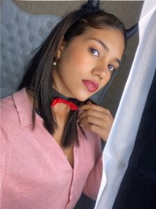 MikaelaFlgg Public Pic