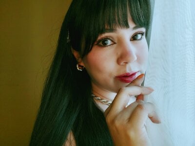 Ariane_Elisse_ Public Pic 5