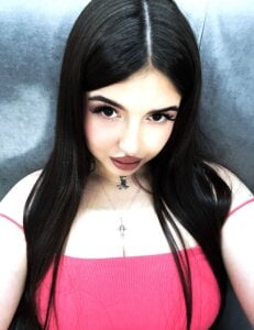 Isabella_Swaannn Public Pic 3