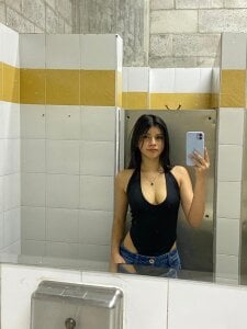 alexandra_venuss Public Pic 4