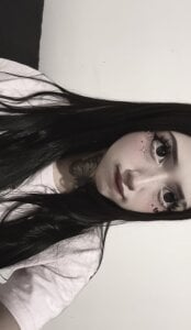 Im a Doll 🤍 de JIORYOvO  2 Imagens