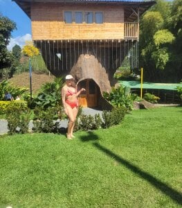 ArianaRosee_のSins of Loveの 6枚の写真