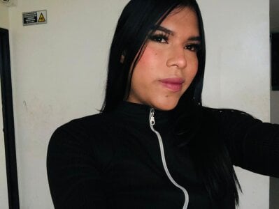 Valentina_Lozano_ a little of me Pic