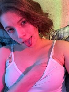 CutieAnny Showing my tongue Pic 8