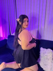 kendra_crow Soft, bold, and impossible to ignore 💞💋 Hình 4