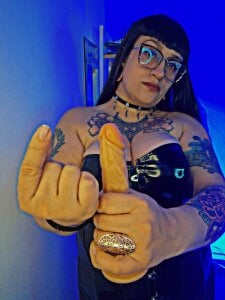 Violett_Sinclair small penis in my hand Pic 4