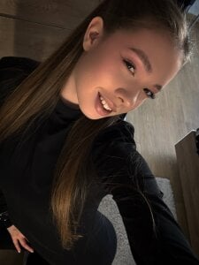 Tessa_Sunn Public Pic 3