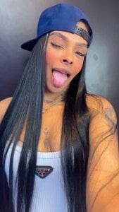 EmmaEbony_ “You make me blush every time you look at me 😳💞” Fotka 6