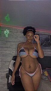 ebony_colombian Public Immagine  3