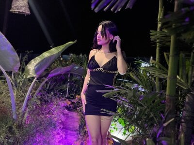 I’m all yours. de CarolineEvans_x  2 Imagens