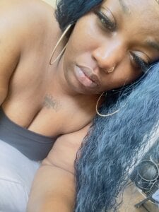 BeezyOleChocolateAss Public Pic 2