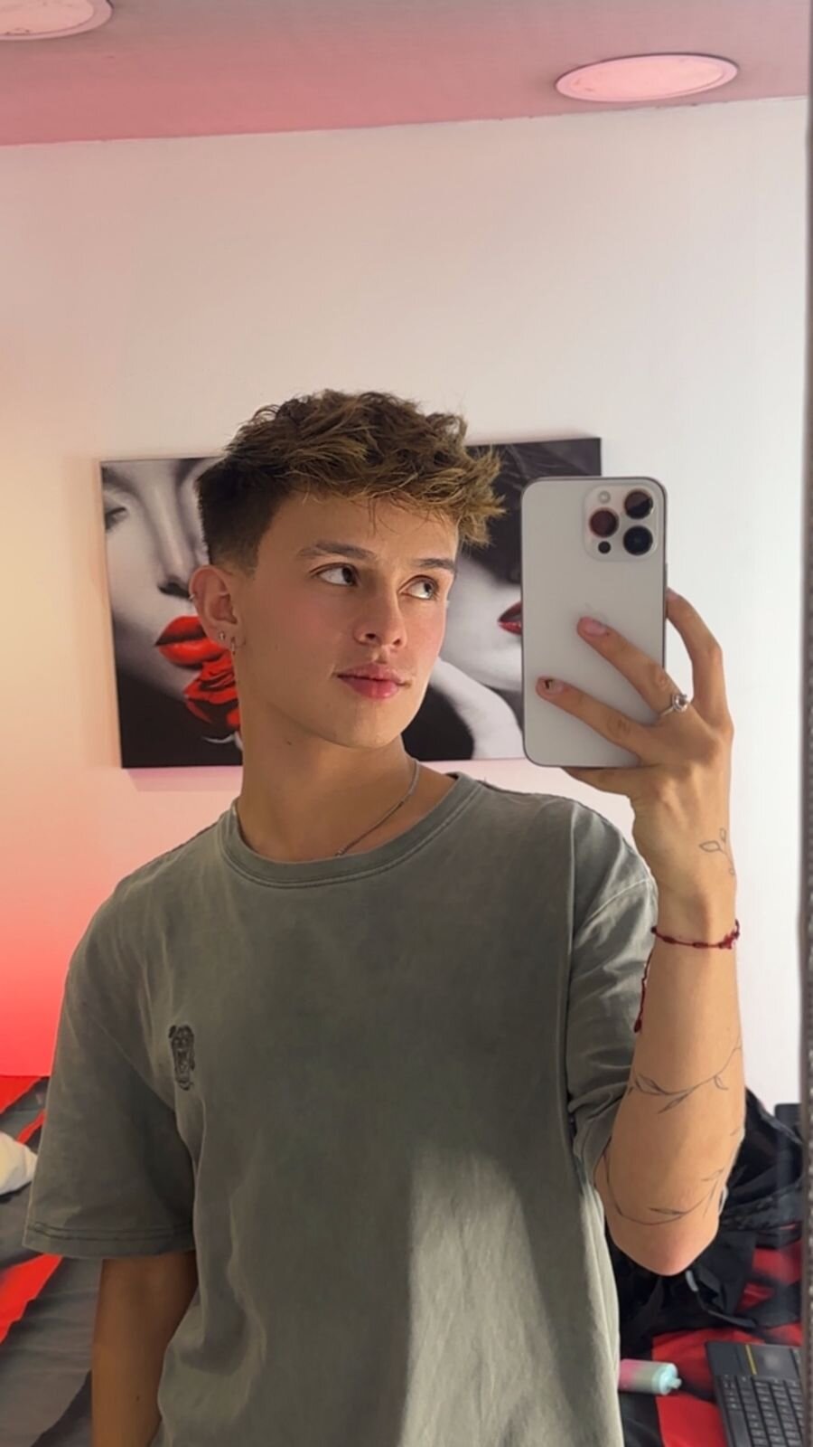 LiamWildx20 님의 트렌드 중인 사진  4068개