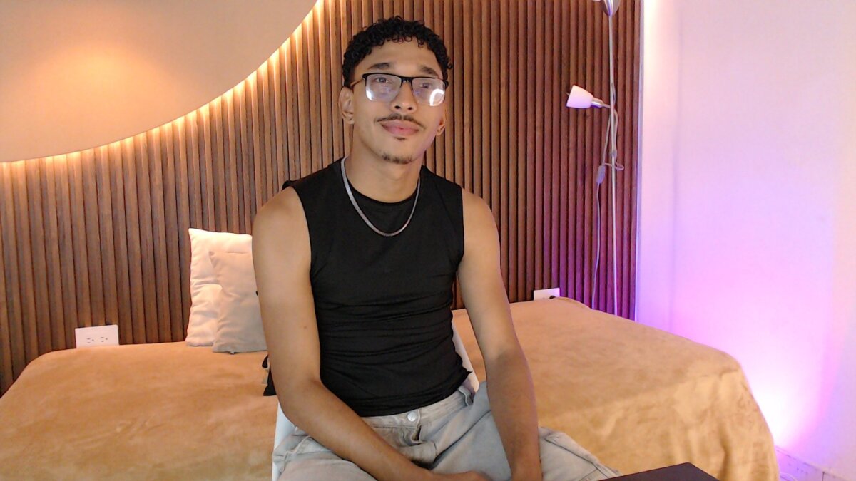 Julian_Dark_ Poză populară 9913