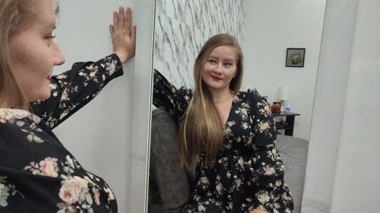 LizzClark So sexy Lizz Pic 3