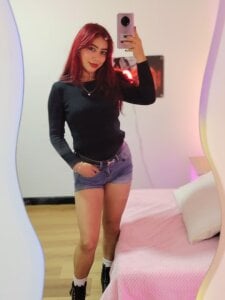 Sarah_Lark- Public Pic