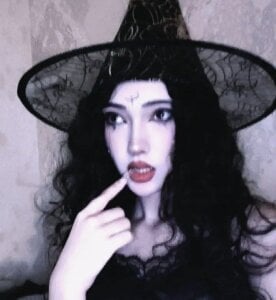 GenevaArton Little witch Pic 2