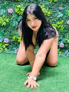 soffiasex68 Curves that don’t ask for attention… they command it. 🔥   😈 圖片 4