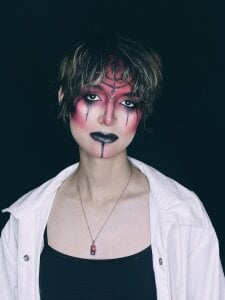 Avril_In_Chains Just Me Pic 9