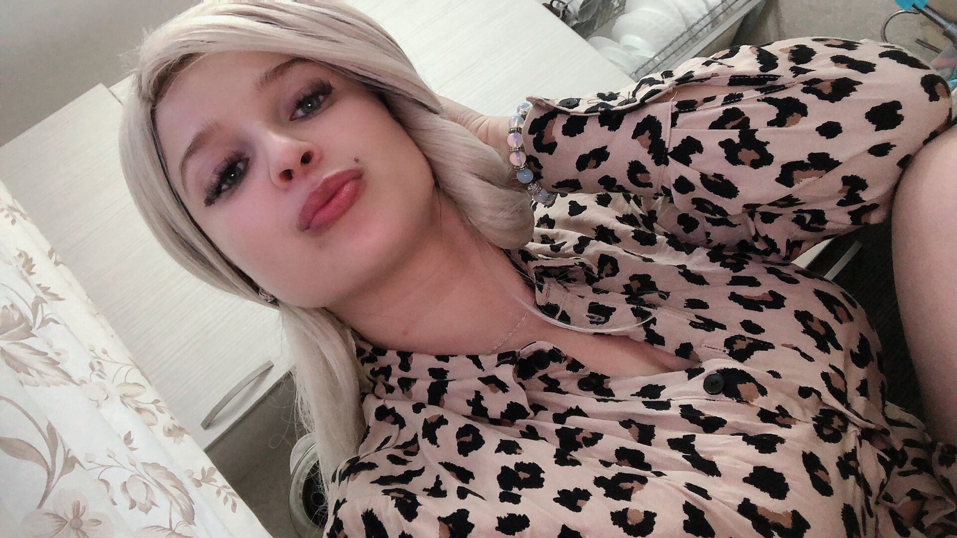 Mooncandygirl Free Live Webcam Show & XXX Chat | xLiveSex