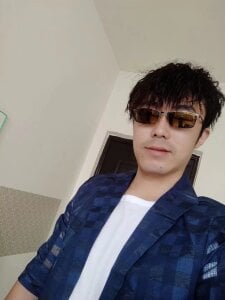 Mature-woman-and-boy Public Pic 5