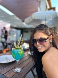 Public de Anyynha  2 Imagens