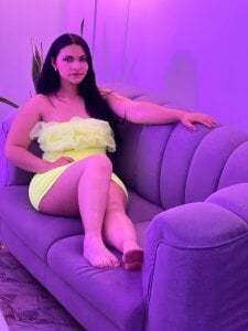 Alisson_Evans__ pink Pic 3