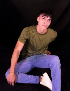 AlessioVitale: 😏 You can’t stop staring, can you? ( фото)