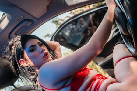 AriannaRoux_ Public Pic 2