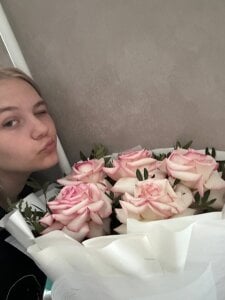 KelleDomin flowers Pic