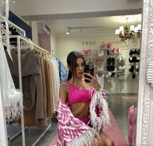 LiraRevery Public صورة واحدة|LiraRevery Public صورتان|LiraRevery Public  4 صور|LiraRevery Public  4 صورة