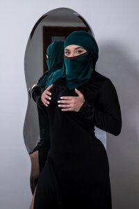 _Aliyah Public Pic 2