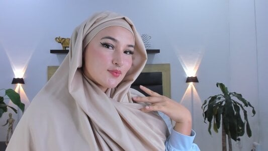 hulya_naim Public Pic 5
