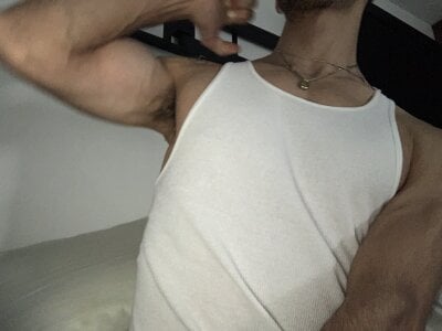 dabeibe Pecs Pic 9