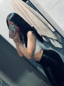 Emily_andrews Public Gambar 3