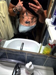 hotbuffaloblll's XXX Nude Photo 2