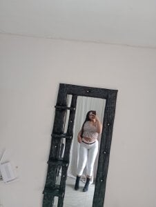 chloe_kisses I just want to shine 🙈🫦 Pic