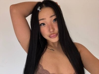 EIeniVanwart Meee Pic 2