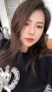 luluTali Public Pic 2