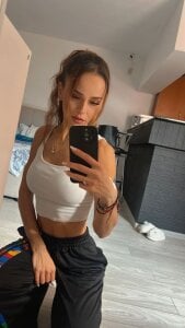 CarlaPosh Public Pic