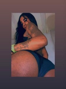 Naishadollsexy Public Pic 4