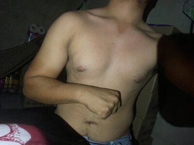 santyhotbi Public Pic