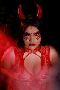 NiaWatsonn Halloween Pic 7