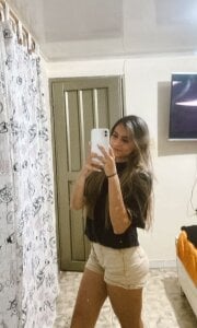 IsabellaClarkeC I’m live now, 8:30 AM to 3:30 PM (Colombia) 🌺 I woke up craving your eyes on me… soft hands, slow t Pic 3