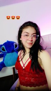 emy_brunette Know me love Pic 4