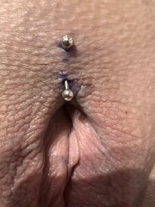 My New Piercings - Healing Processes until 31/12/2024 de CurvyAnonymousGirl89  2 photos