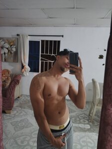 Thyler_west23 Public Pic 5